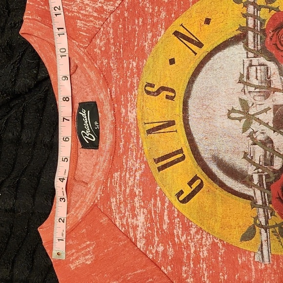 Bravado SM Guns 'n Roses Red Graphic Cropped Pullover Sweater - Picture 7 of 9